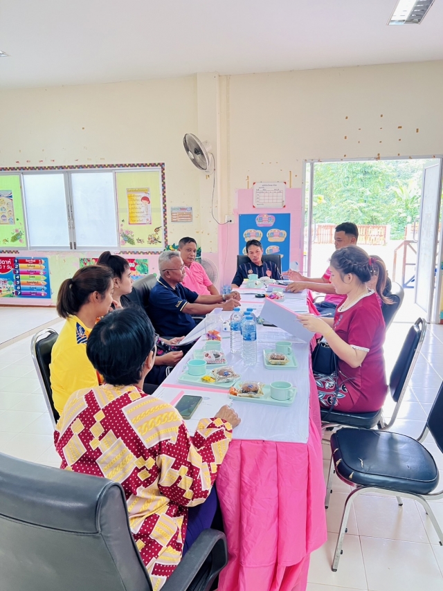 พิจารณาร่างแผนปฏิบัติการประจำปีงบประมาณ พ.ศ. ๒๕๖๗ ศูนย์พัฒนาเด็กเล็กบ้านคลองเสาเหนือ
